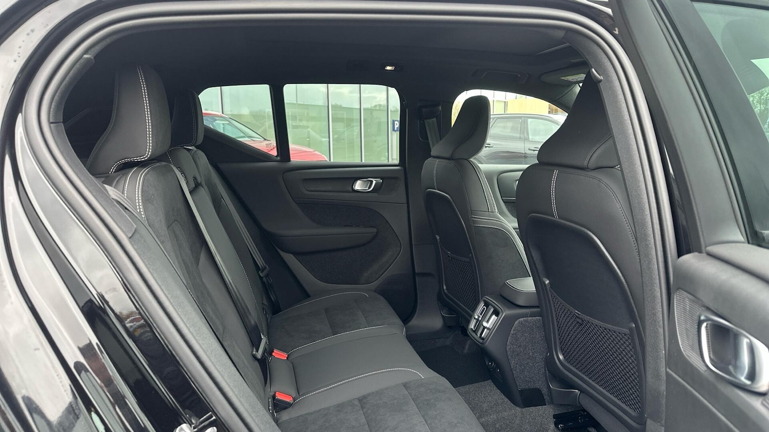 Used Volvo XC40 2025 for sale - 76336873: Photo 6