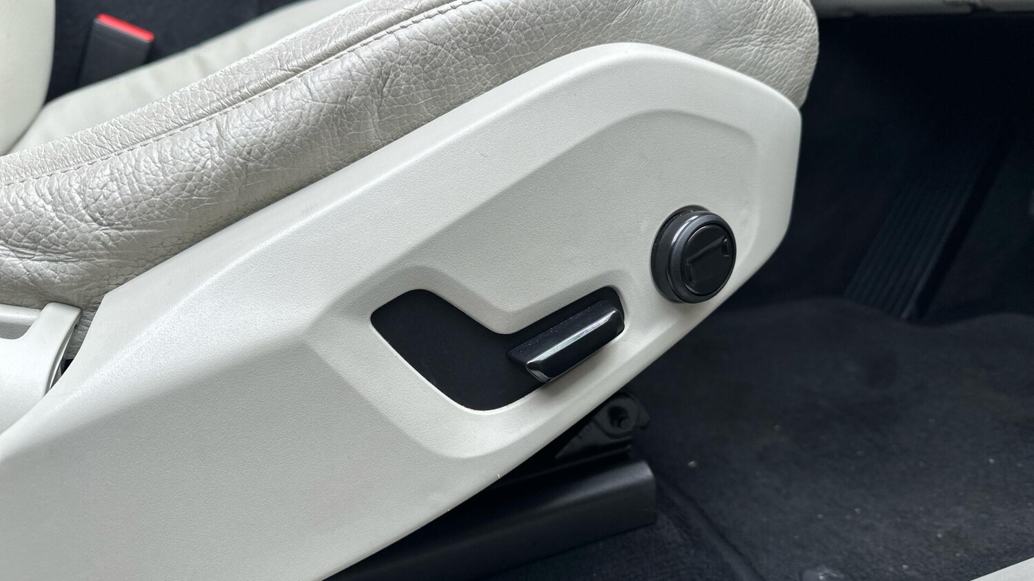 Used Volvo XC60 2021 for sale - 77672930: Photo 29