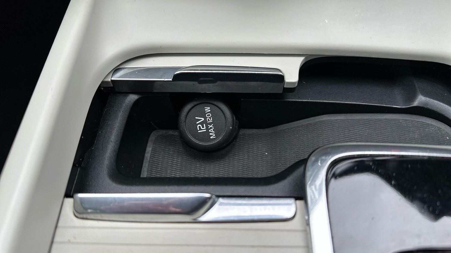 Used Volvo XC60 2021 for sale - 77672930: Photo 36