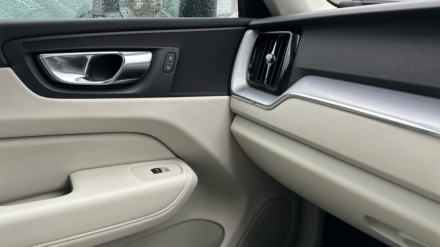 Used Volvo XC60 2021 for sale - 77672930: Photo 37