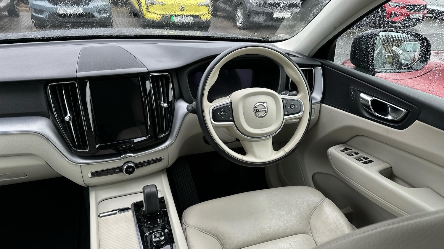 Used Volvo XC60 2021 for sale - 77672930: Photo 4