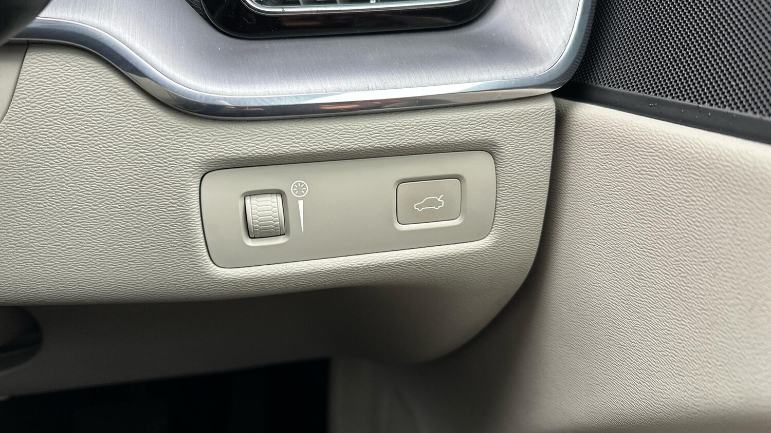 Used Volvo XC60 2021 for sale - 77672930: Photo 40