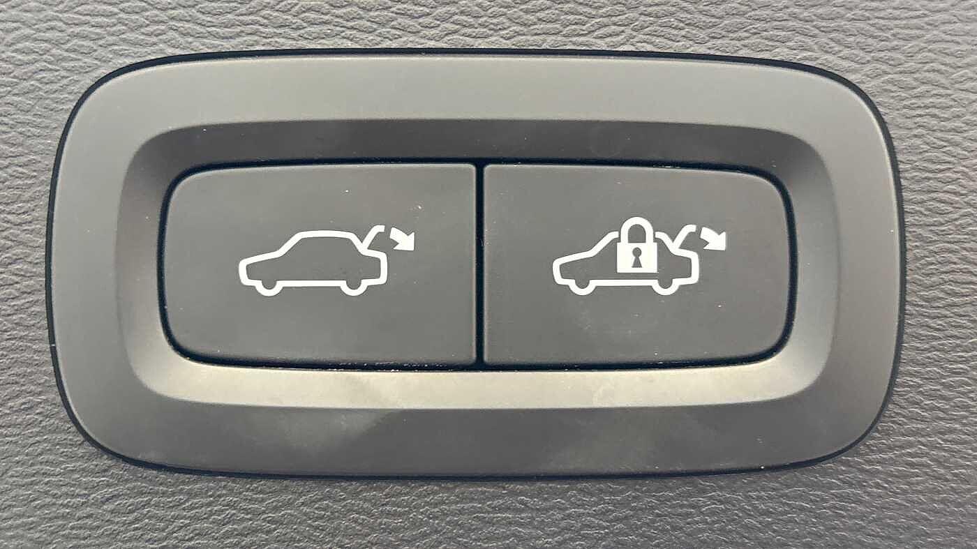 Used Volvo XC40 2023 for sale - 76585295: Photo 19