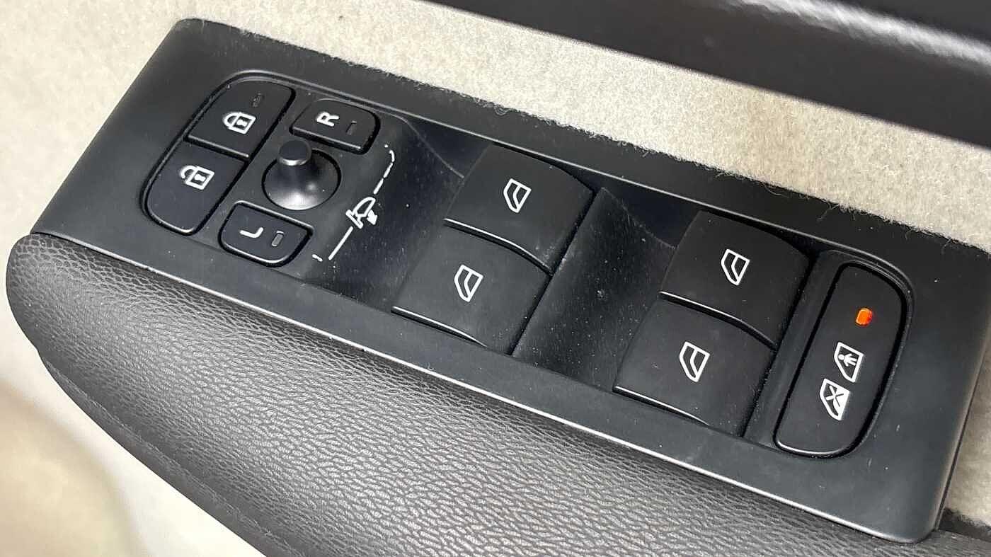 Used Volvo XC40 2023 for sale - 76585295: Photo 25