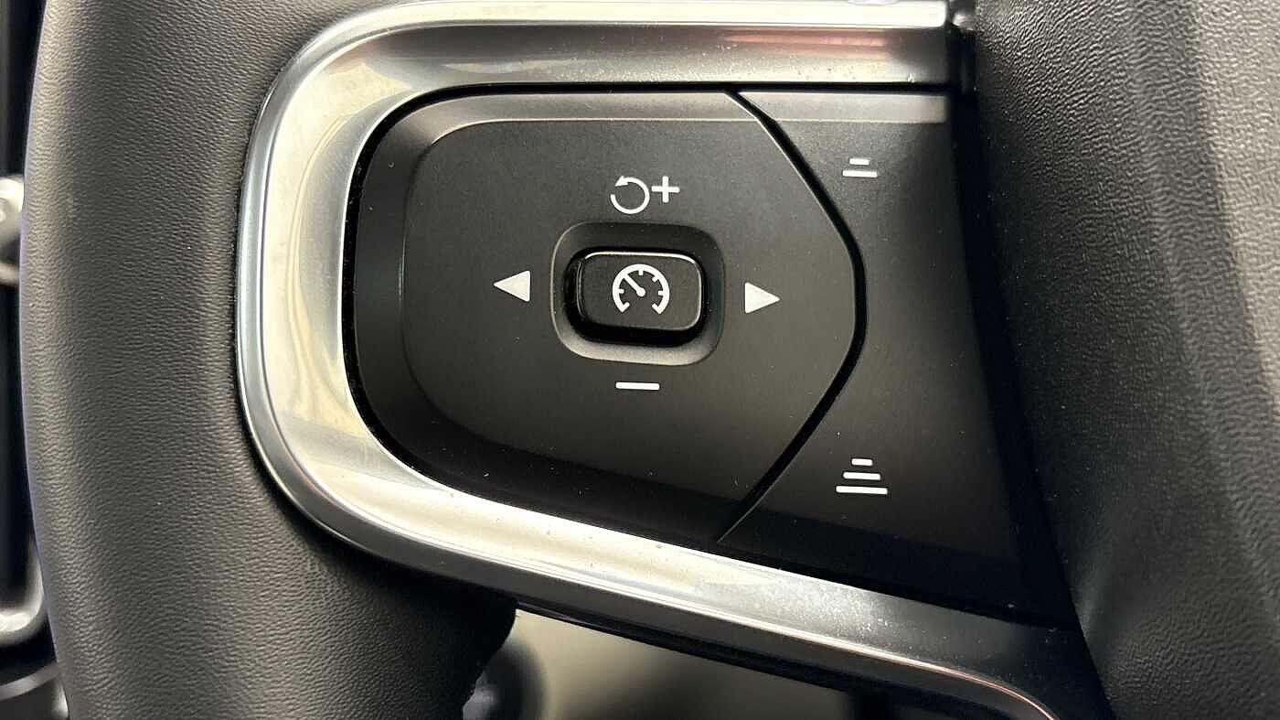 Used Volvo XC40 2023 for sale - 76585295: Photo 31