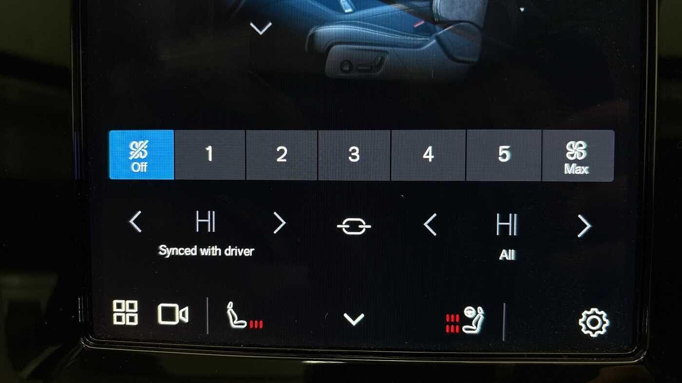 Used Volvo XC40 2023 for sale - 76585295: Photo 40