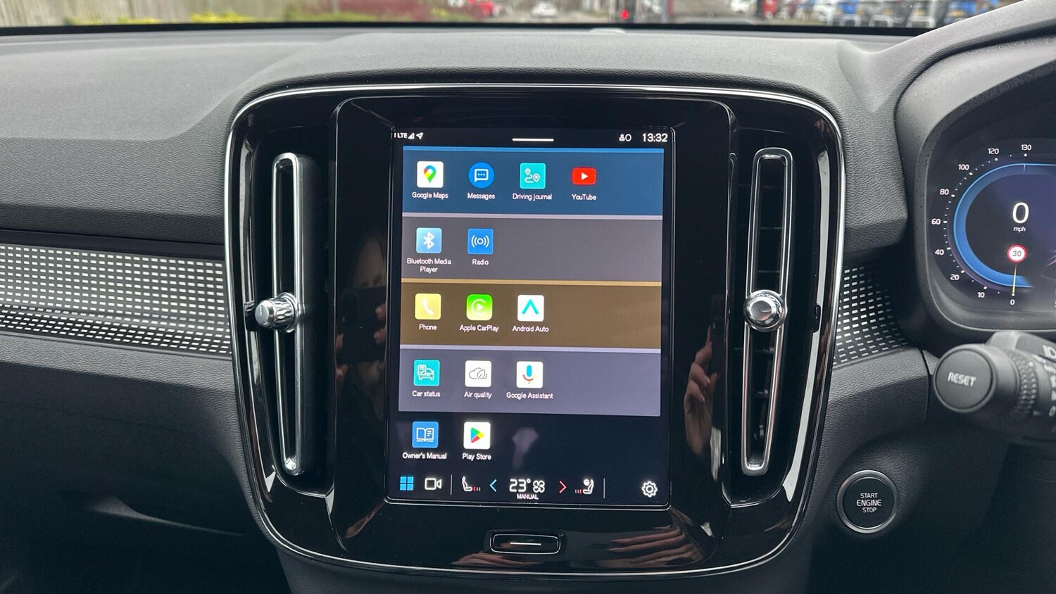 Used Volvo XC40 2025 for sale - 77673012: Photo 17