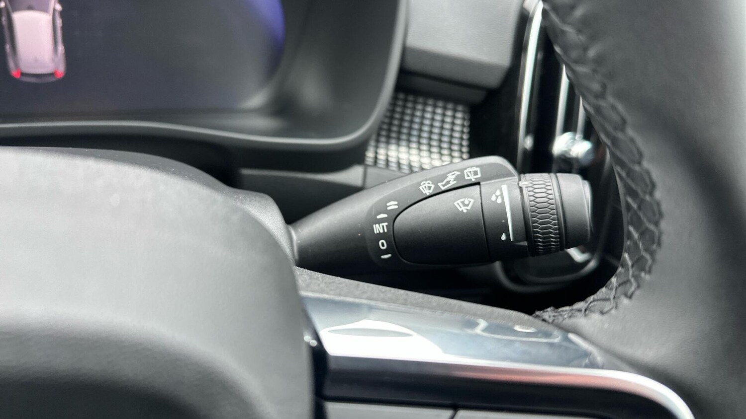 Used Volvo XC40 2025 for sale - 77673012: Photo 23