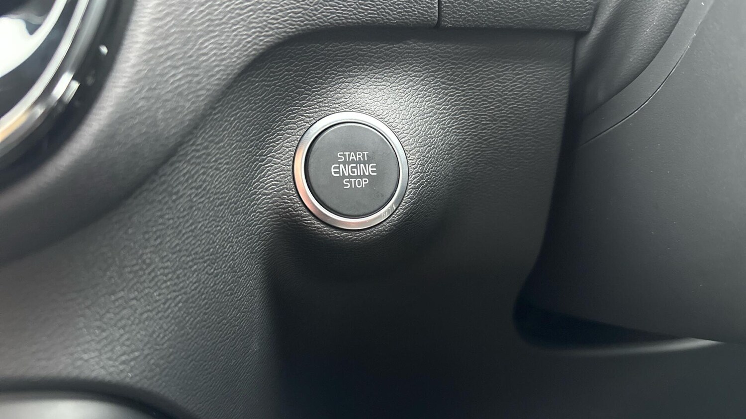 Used Volvo XC40 2025 for sale - 77673012: Photo 27