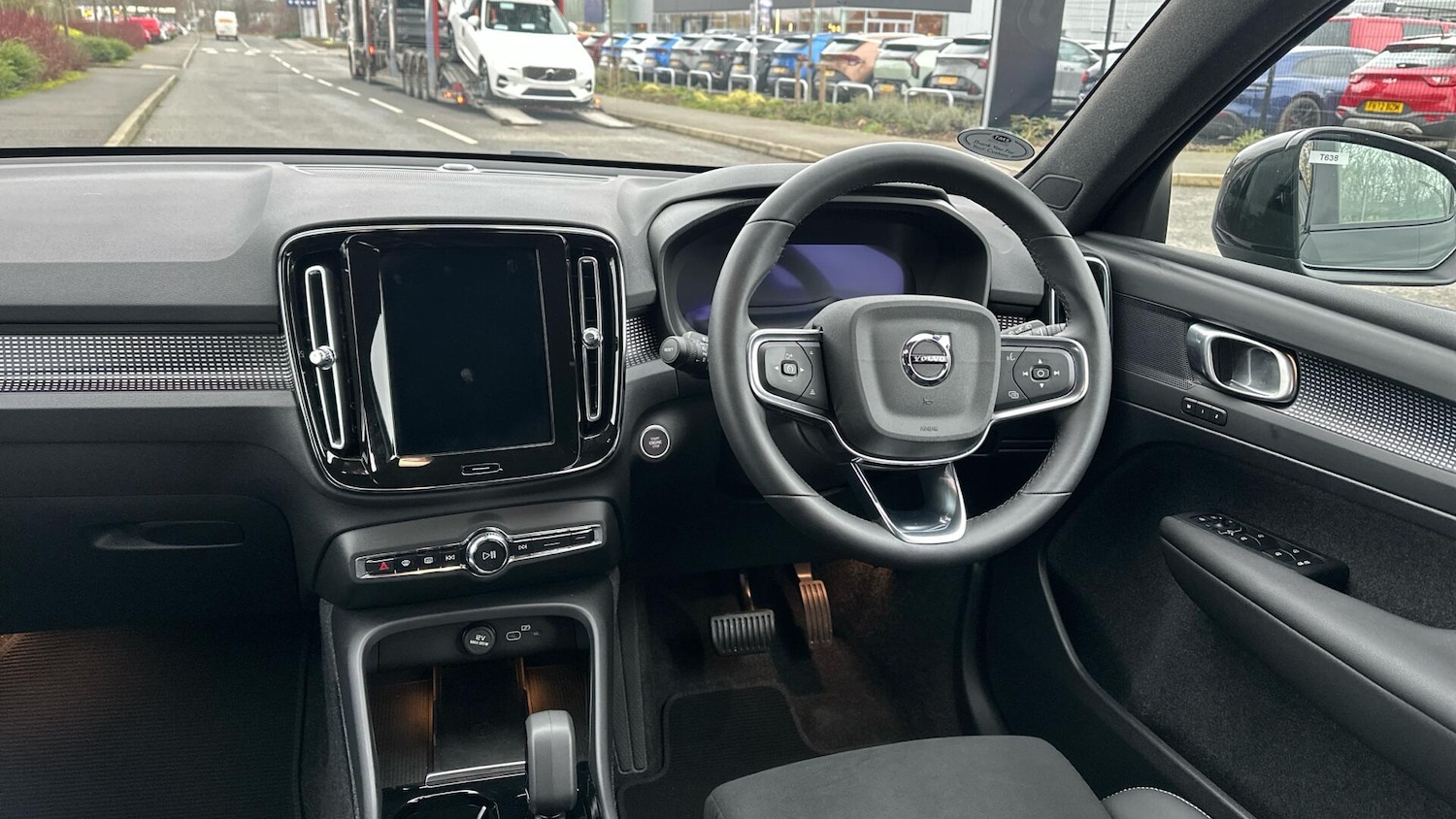 Used Volvo XC40 2025 for sale - 77673012: Photo 4