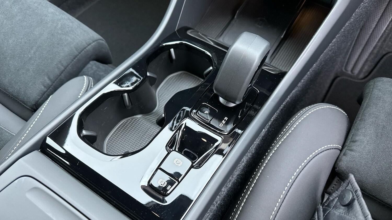 Used Volvo XC40 2025 for sale - 77672936: Photo 36