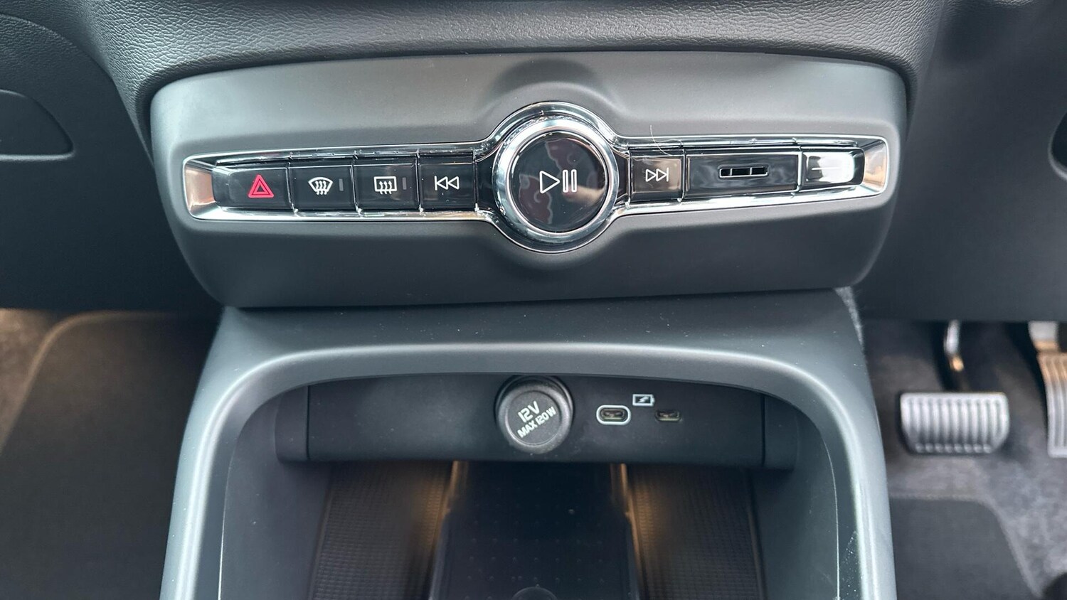 Used Volvo XC40 2025 for sale - 77672936: Photo 37