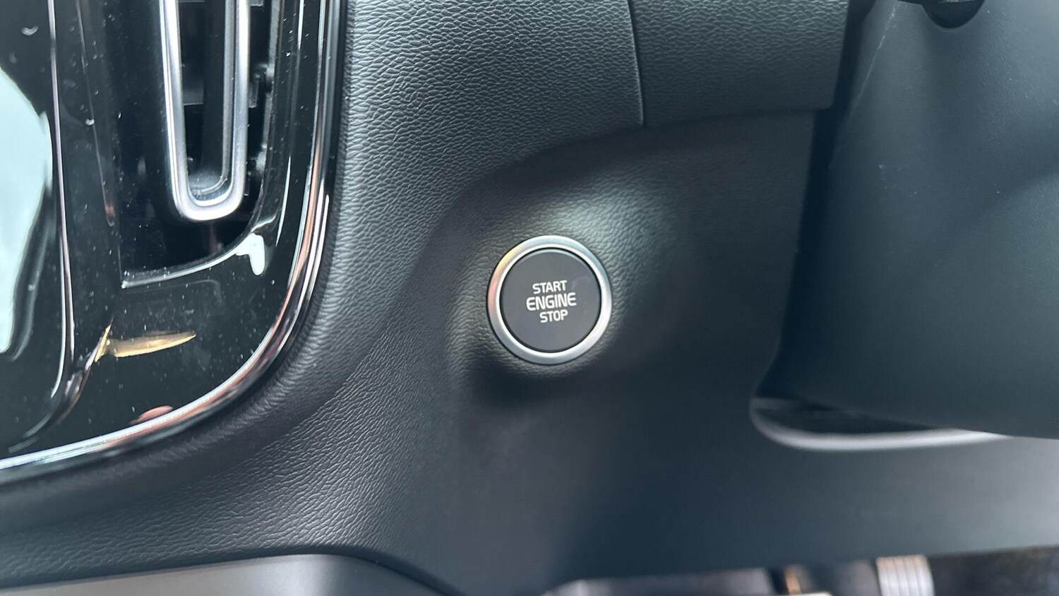 Used Volvo XC40 2025 for sale - 77672936: Photo 38