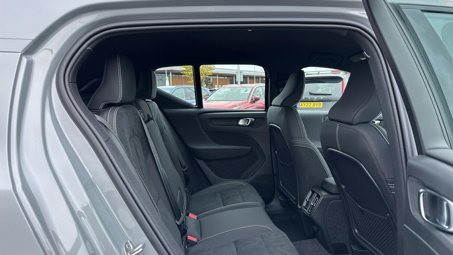 Used Volvo XC40 2025 for sale - 77672936: Photo 6