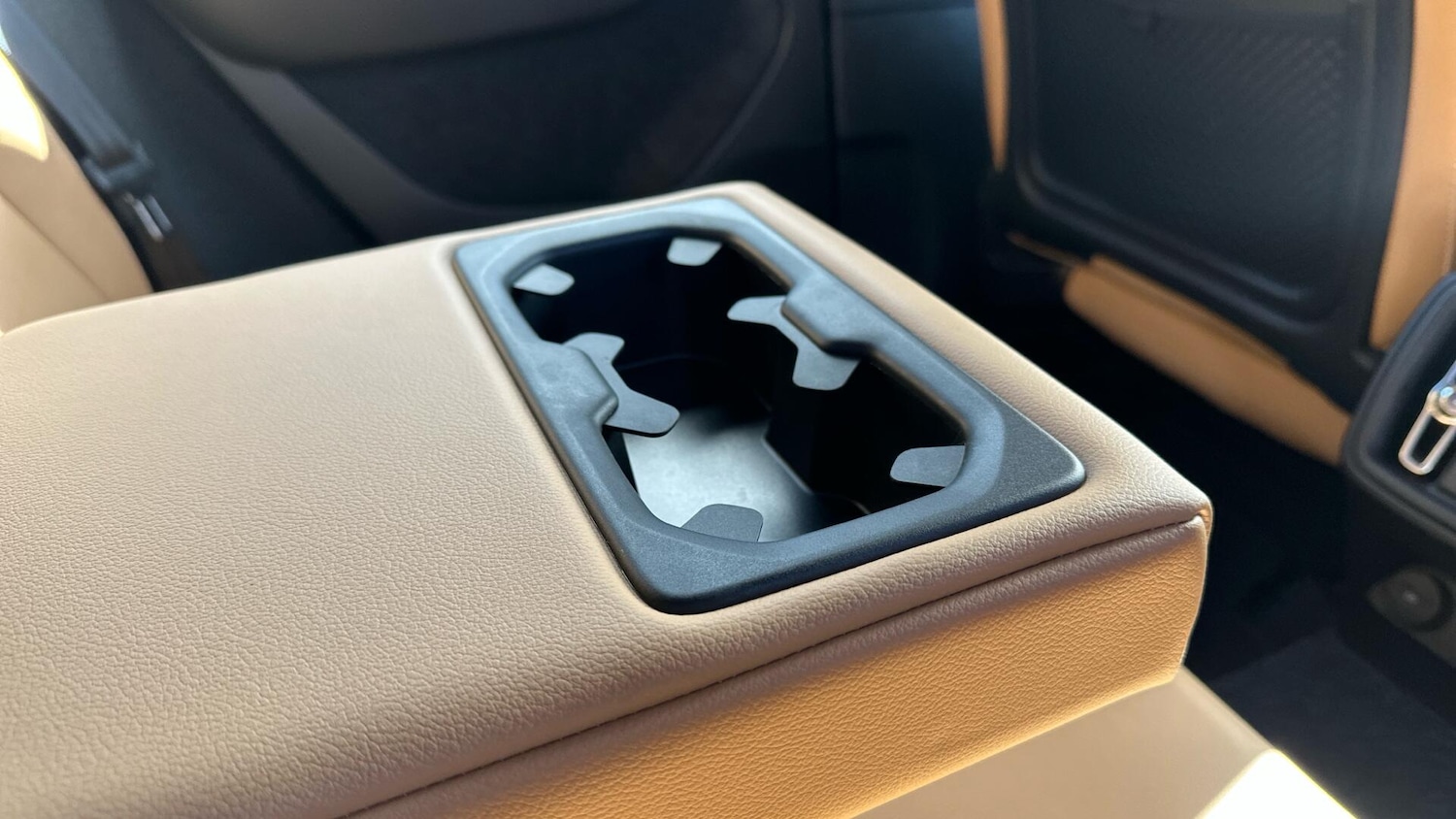 Used Volvo XC40 2019 for sale - 76336409: Photo 29