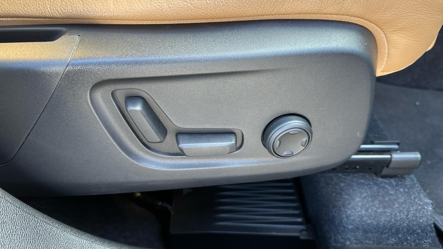 Used Volvo XC40 2019 for sale - 76336409: Photo 32