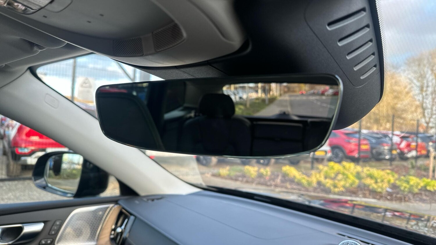 Used Volvo XC60 2025 for sale - 77672919: Photo 42