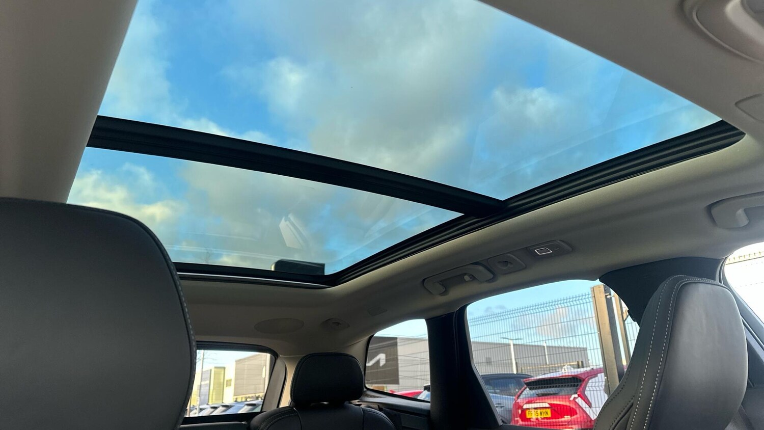 Used Volvo XC60 2025 for sale - 77672919: Photo 44