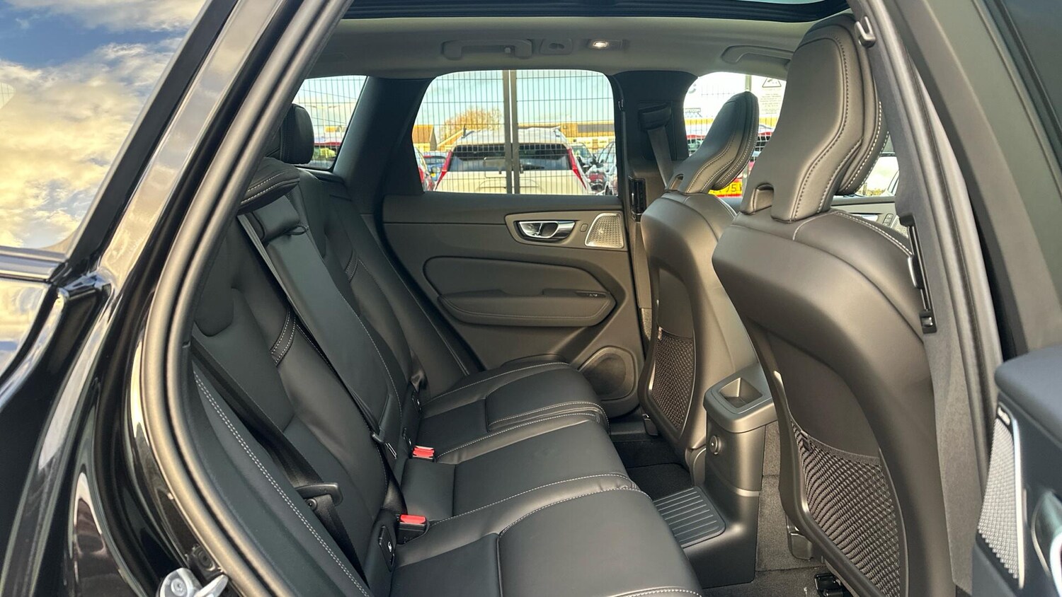 Used Volvo XC60 2025 for sale - 77672919: Photo 6