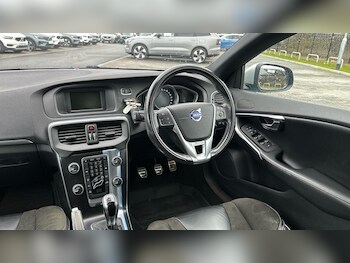 Used Volvo V40 2015 for sale - 77439807: Photo