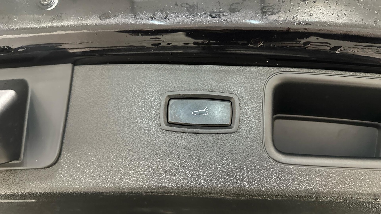 Used Porsche Macan 2017 for sale - 76608494: Photo 19