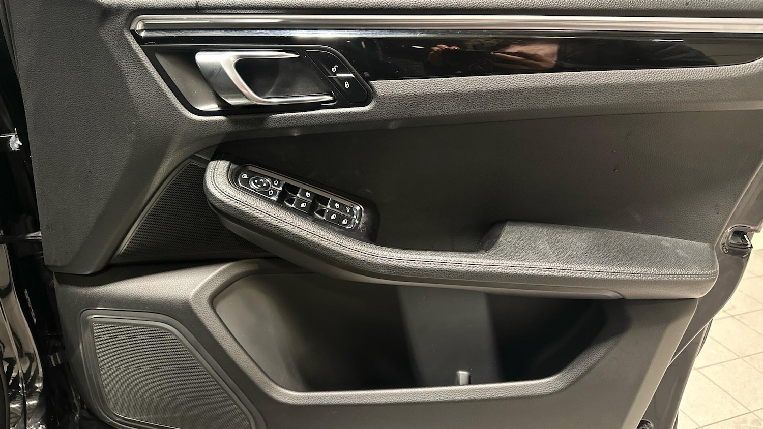 Used Porsche Macan 2017 for sale - 76608494: Photo 25