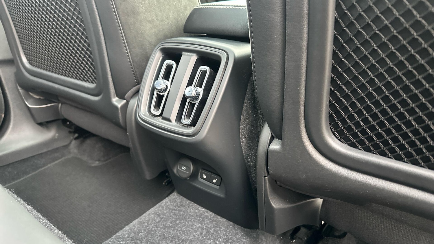 Used Volvo XC40 2022 for sale - 76337817: Photo 26