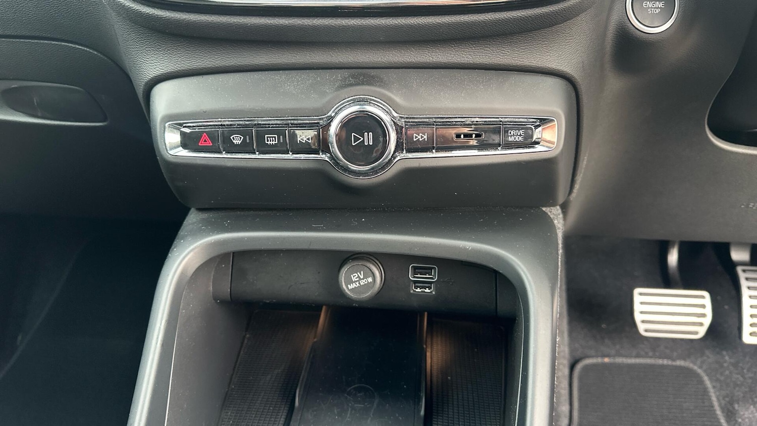 Used Volvo XC40 2022 for sale - 76337817: Photo 36