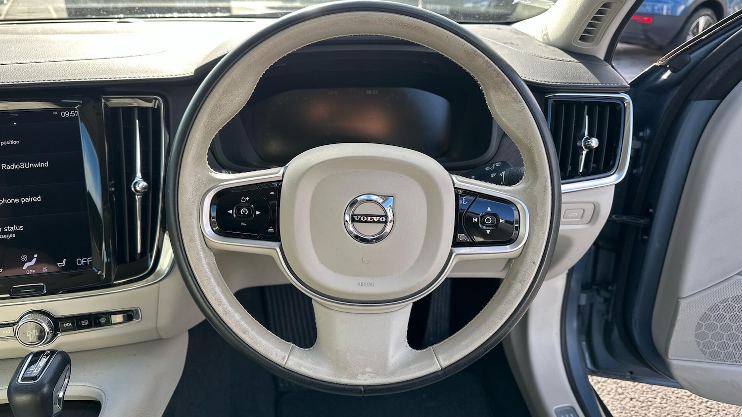 Used Volvo XC60 2020 for sale - 76936251: Photo 10