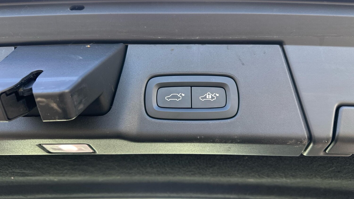 Used Volvo XC60 2020 for sale - 76936251: Photo 25