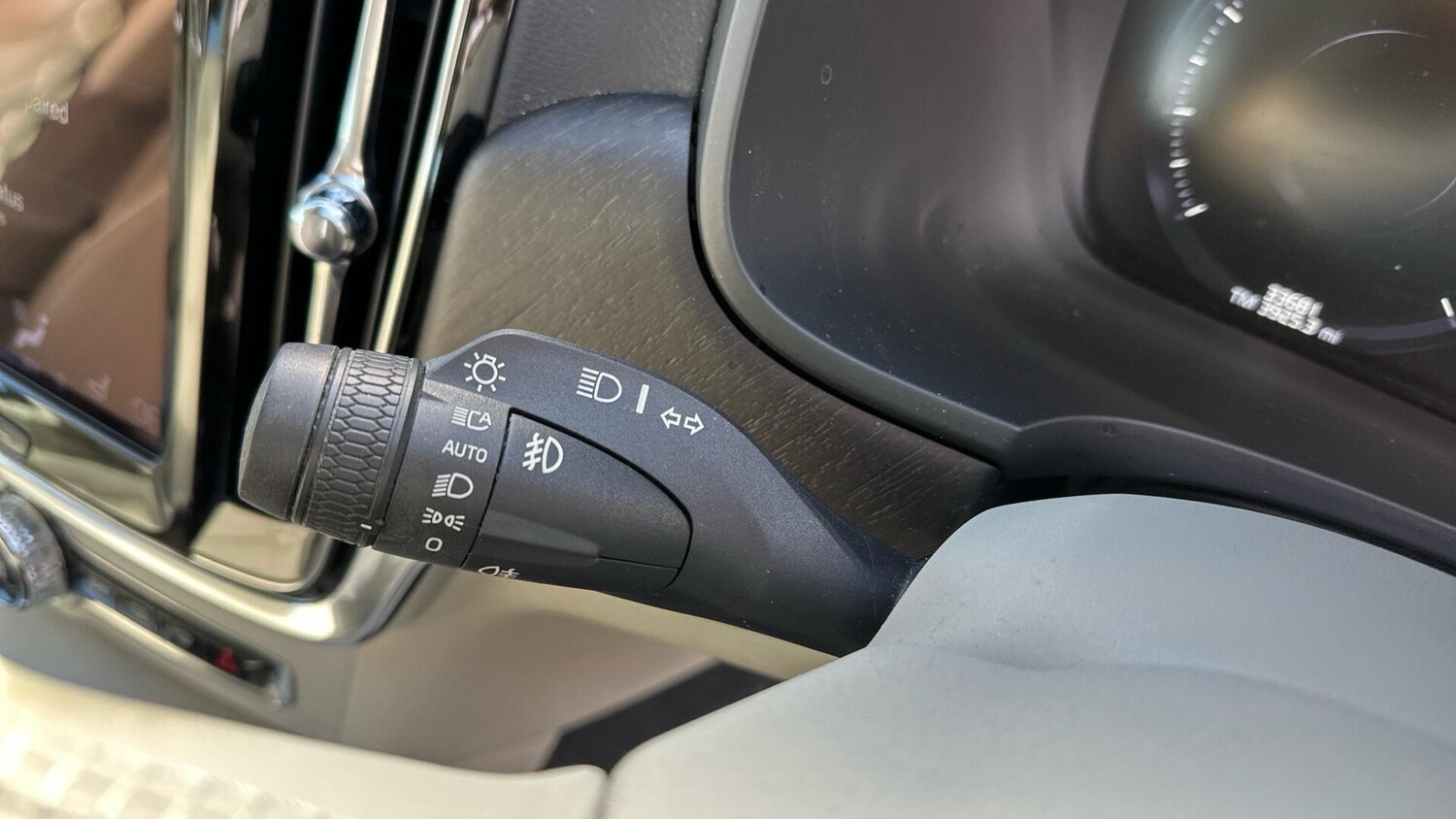 Used Volvo XC60 2020 for sale - 76936251: Photo 36