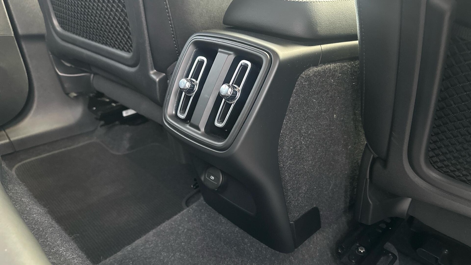 Used Volvo XC40 2021 for sale - 76337032: Photo 24