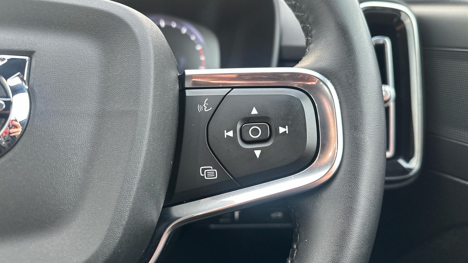 Used Volvo XC40 2021 for sale - 76337032: Photo 29