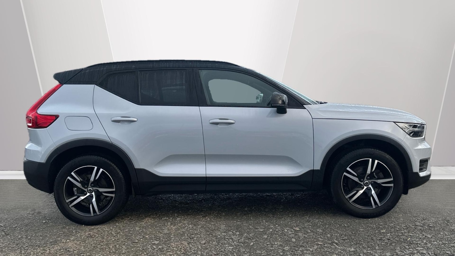 Used Volvo XC40 2021 for sale - 76337032: Photo 3