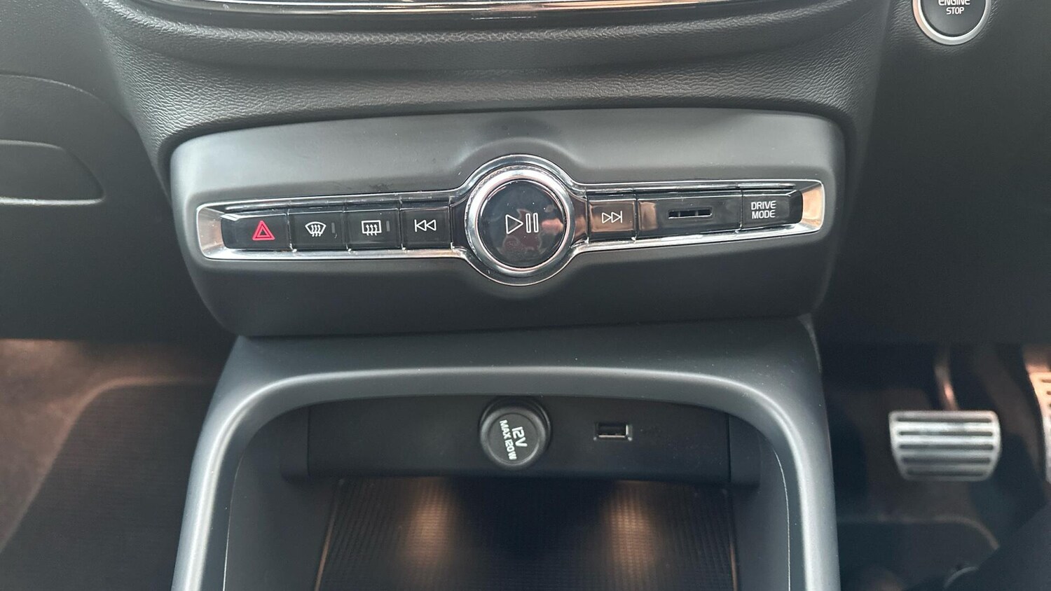 Used Volvo XC40 2021 for sale - 76337032: Photo 34