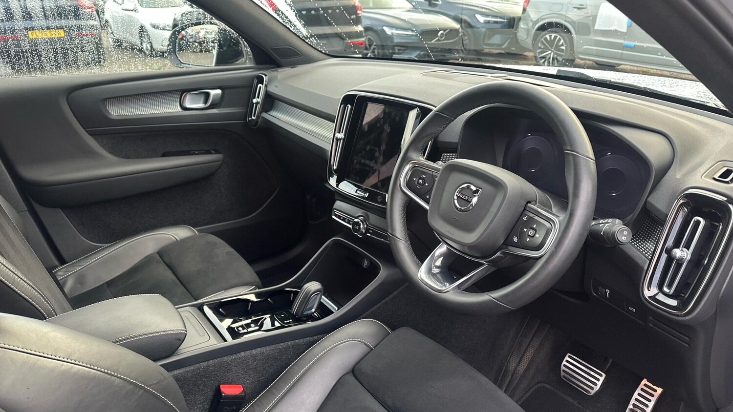 Used Volvo XC40 2021 for sale - 76337032: Photo 4