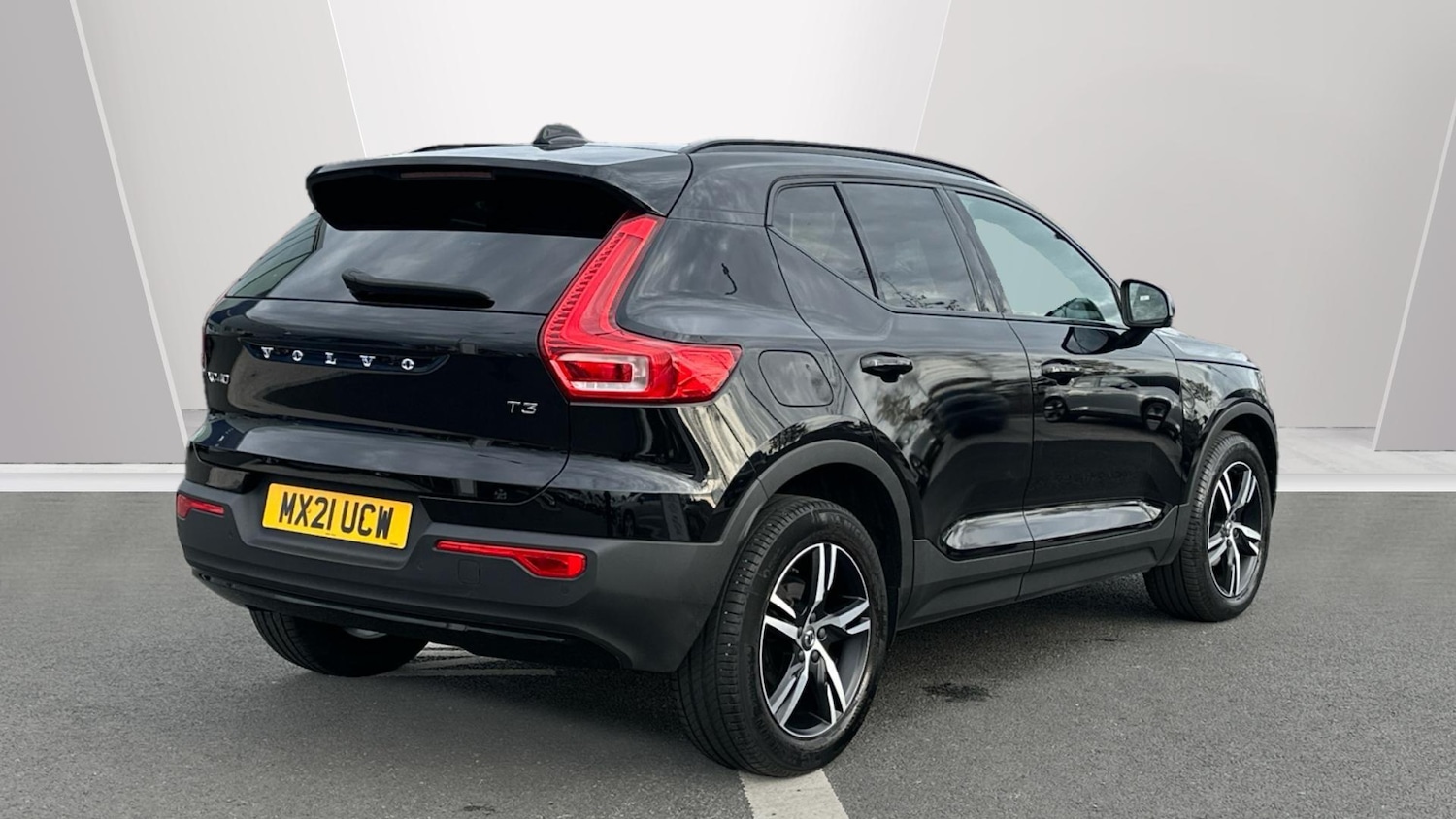 Used Volvo XC40 2021 for sale - 76337048: Photo 2