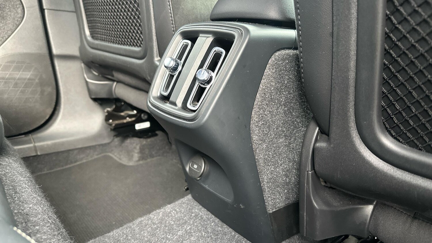 Used Volvo XC40 2021 for sale - 76337048: Photo 25