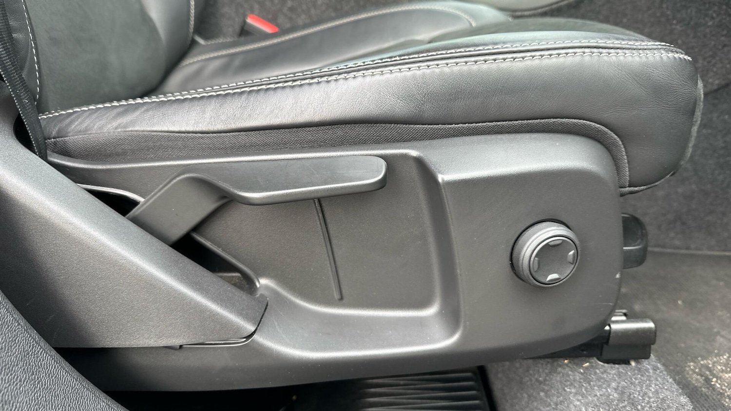 Used Volvo XC40 2021 for sale - 76337048: Photo 29