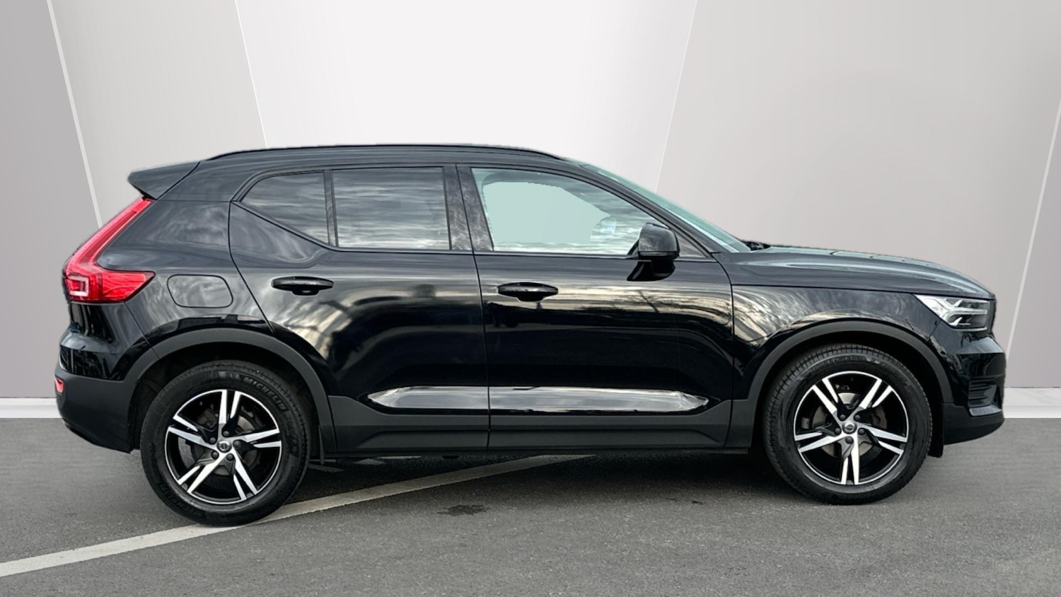 Used Volvo XC40 2021 for sale - 76337048: Photo 3