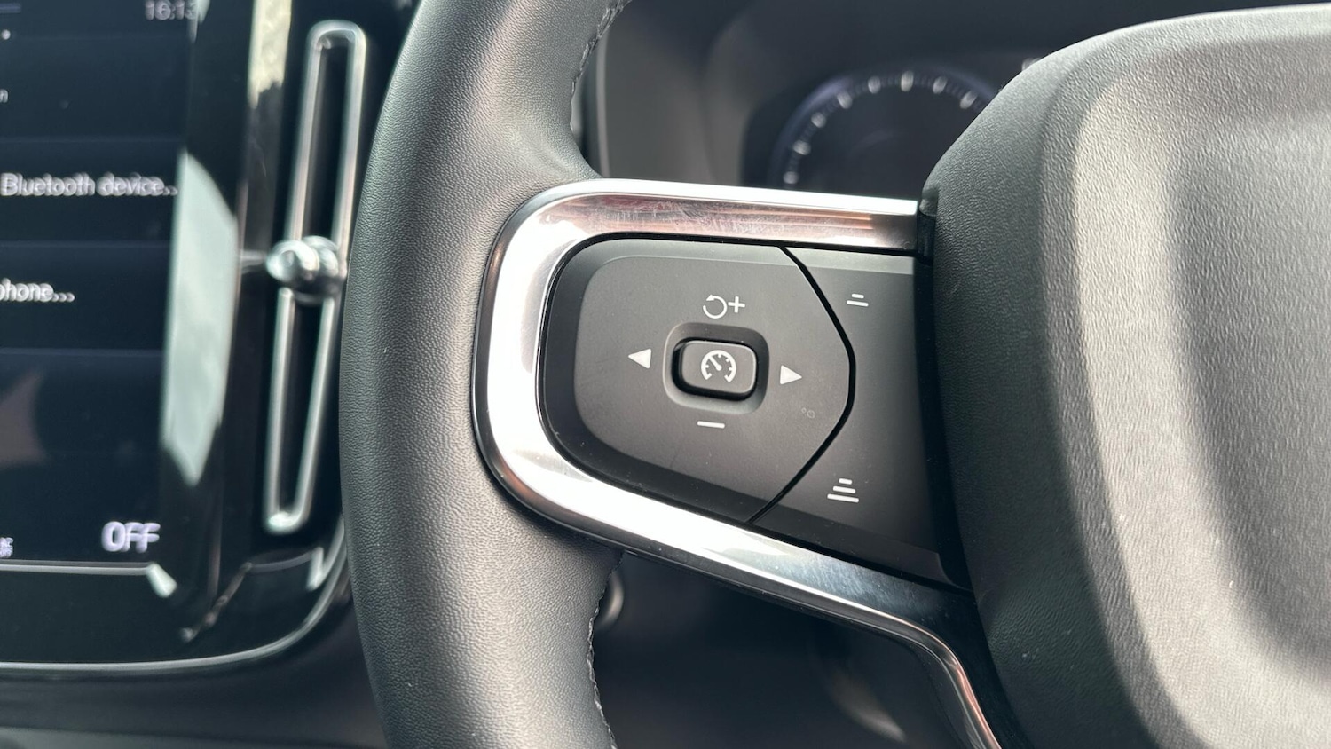 Used Volvo XC40 2021 for sale - 76337048: Photo 32