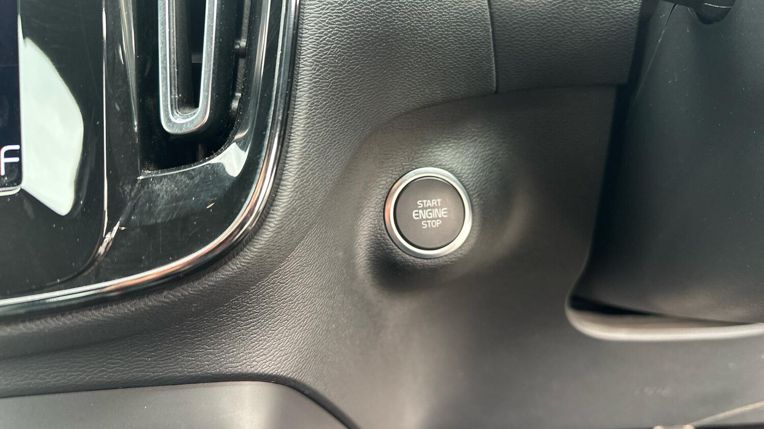 Used Volvo XC40 2021 for sale - 76337048: Photo 37