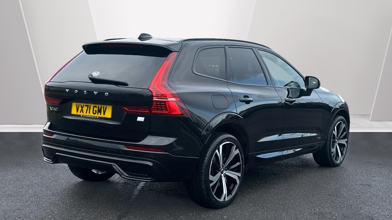 Used Volvo XC60 2021 for sale - 76336791: Photo 2