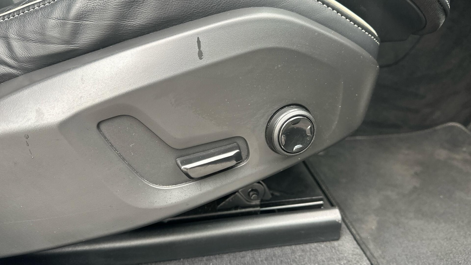 Used Volvo XC60 2021 for sale - 76336791: Photo 32