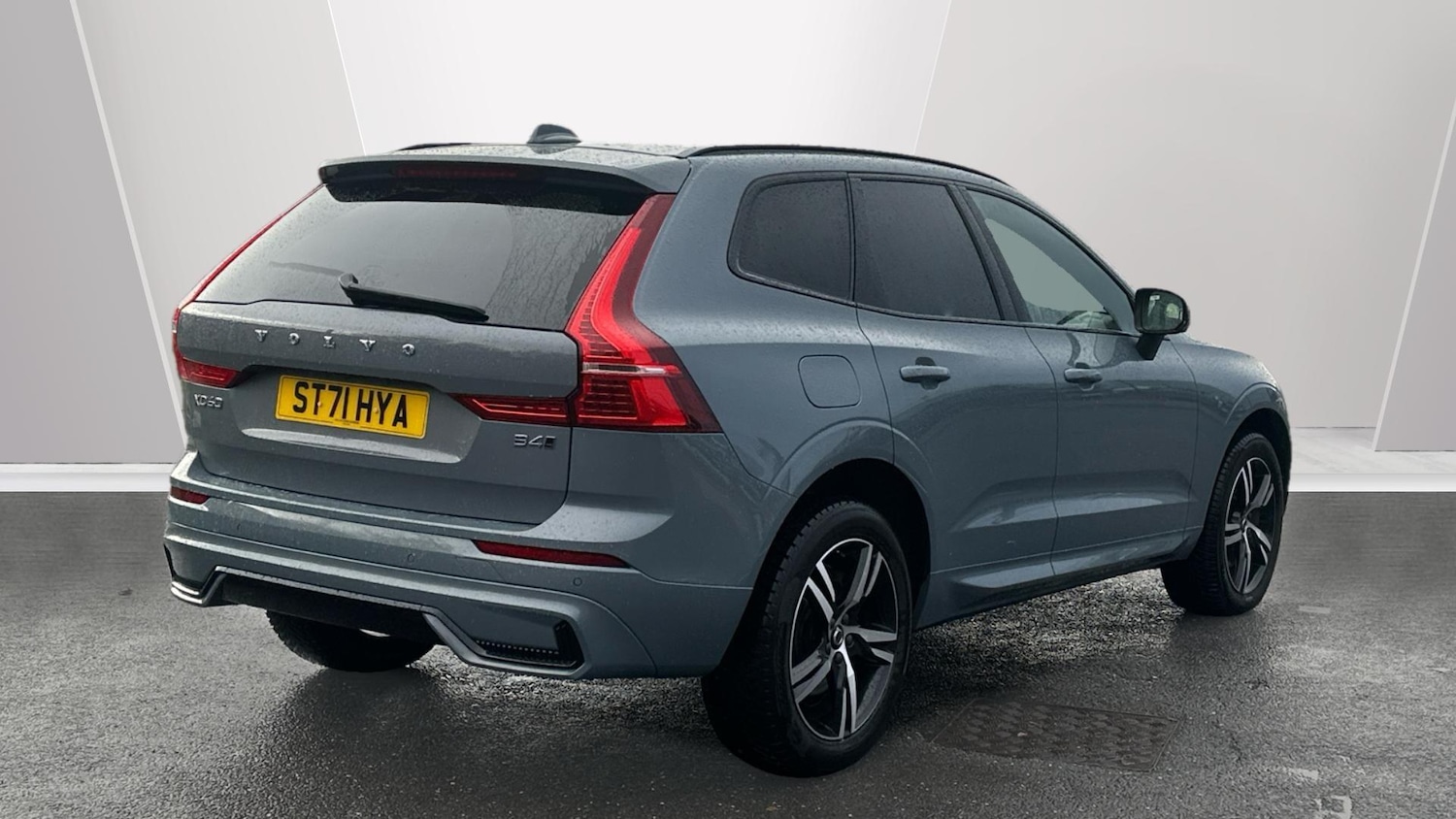 Used Volvo XC60 2021 for sale - 76336640: Photo 2