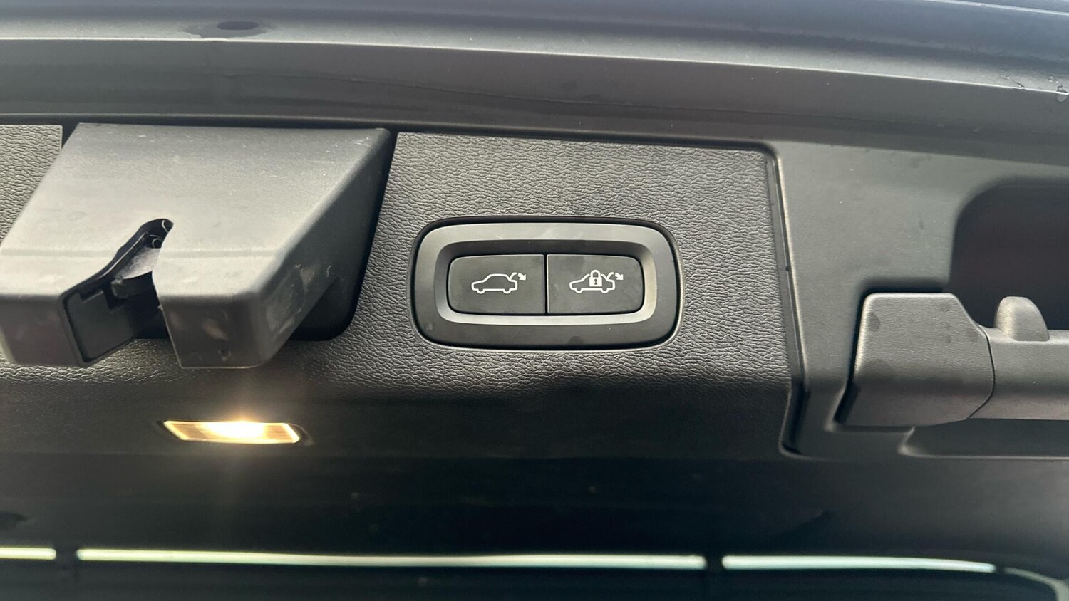 Used Volvo XC60 2021 for sale - 76336640: Photo 23