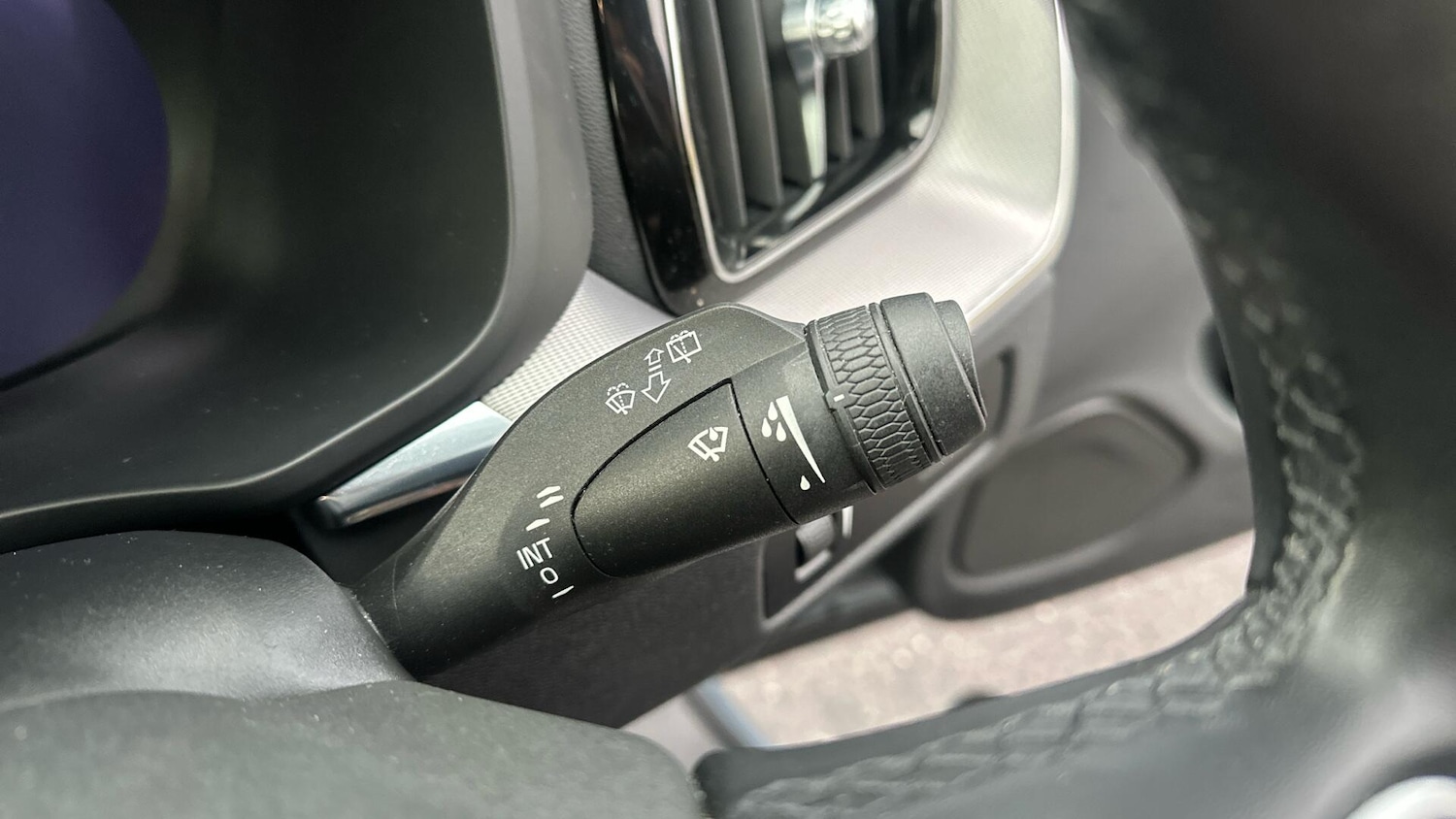 Used Volvo XC60 2021 for sale - 76336640: Photo 32