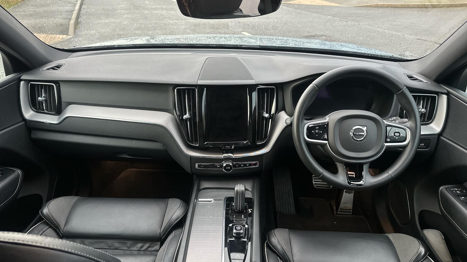 Used Volvo XC60 2021 for sale - 76336640: Photo 5