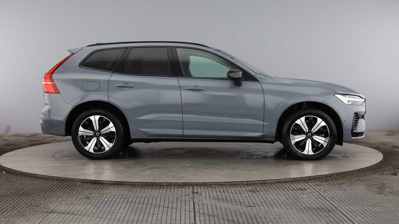 Used Volvo XC60 2023 for sale - 76700600: Photo 2