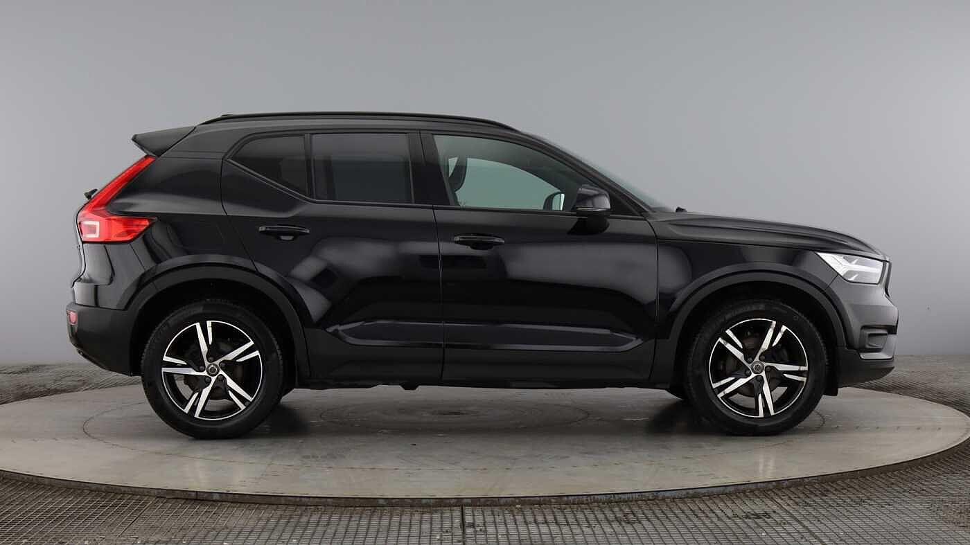 Used Volvo XC40 2021 for sale - 76700820: Photo 2